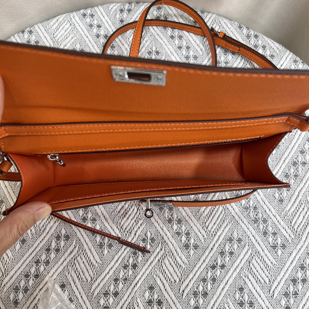 Hermes Elan Shoulder Bags Size 24cm