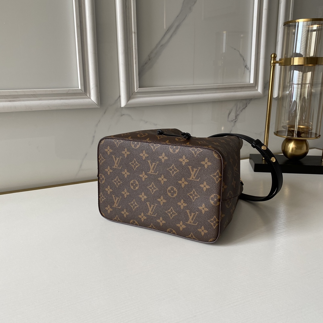Louis Vuitton M44020 NéoNoé Women Bags Size 27*26*22cm