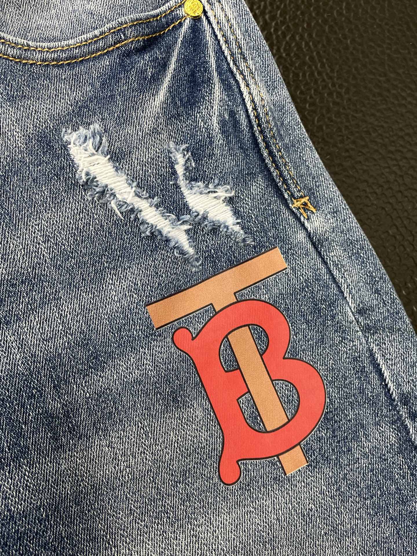 Burberry Jeans Men Size 28-38