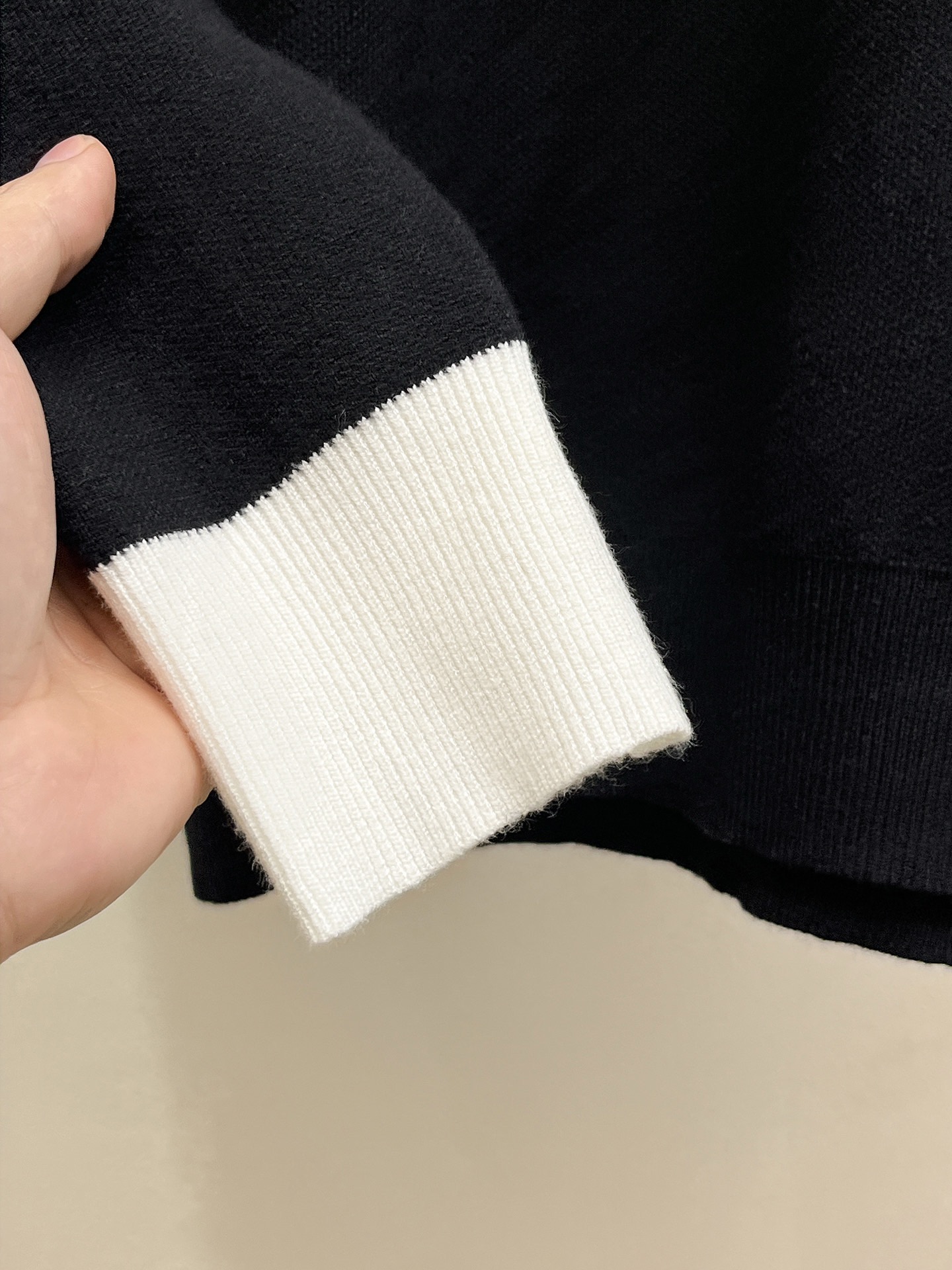 Louis Vuitton Unisex Sweatshirt Size M-XXXL