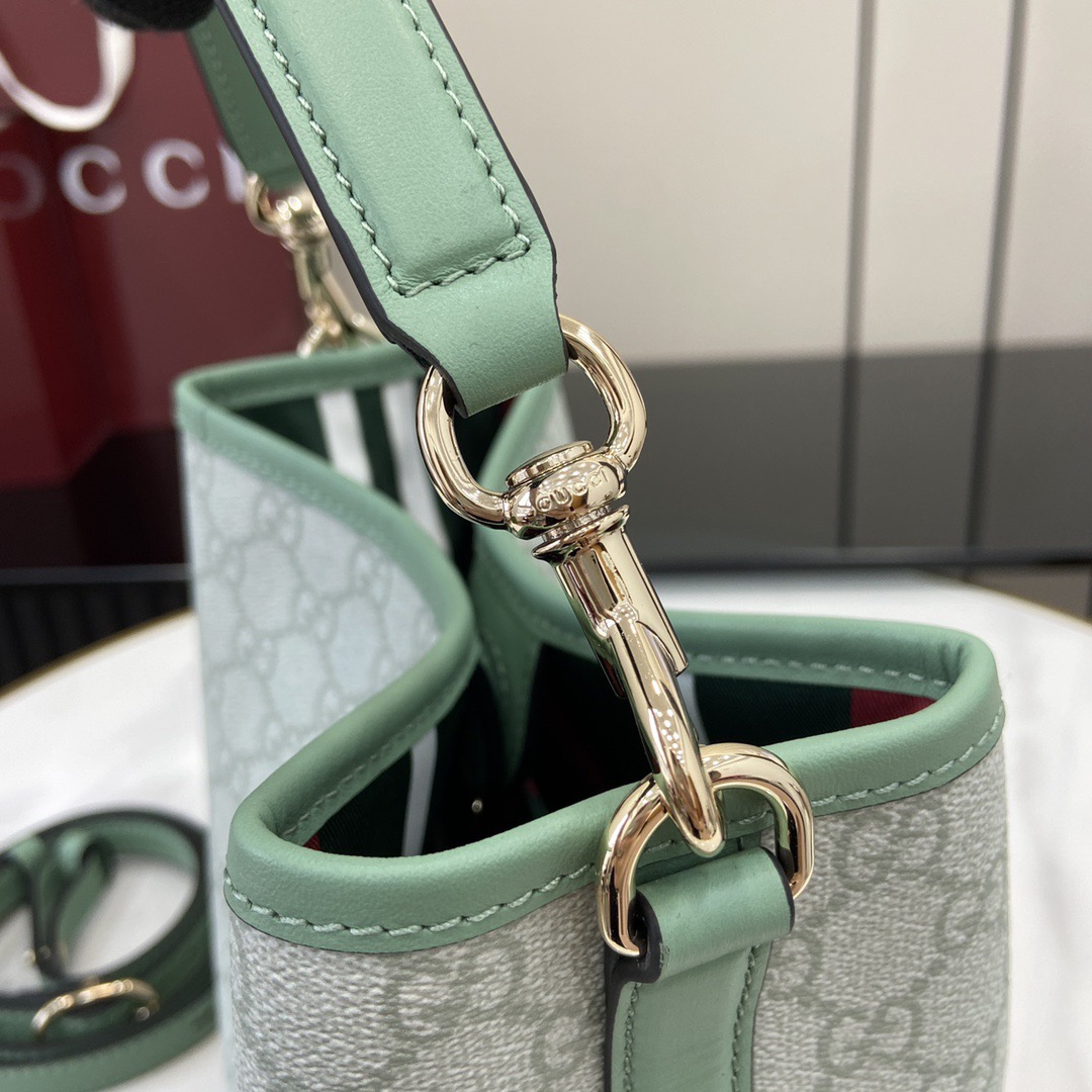 Gucci GG Emblem Women Shoulder Bags Size 20*18*11cm