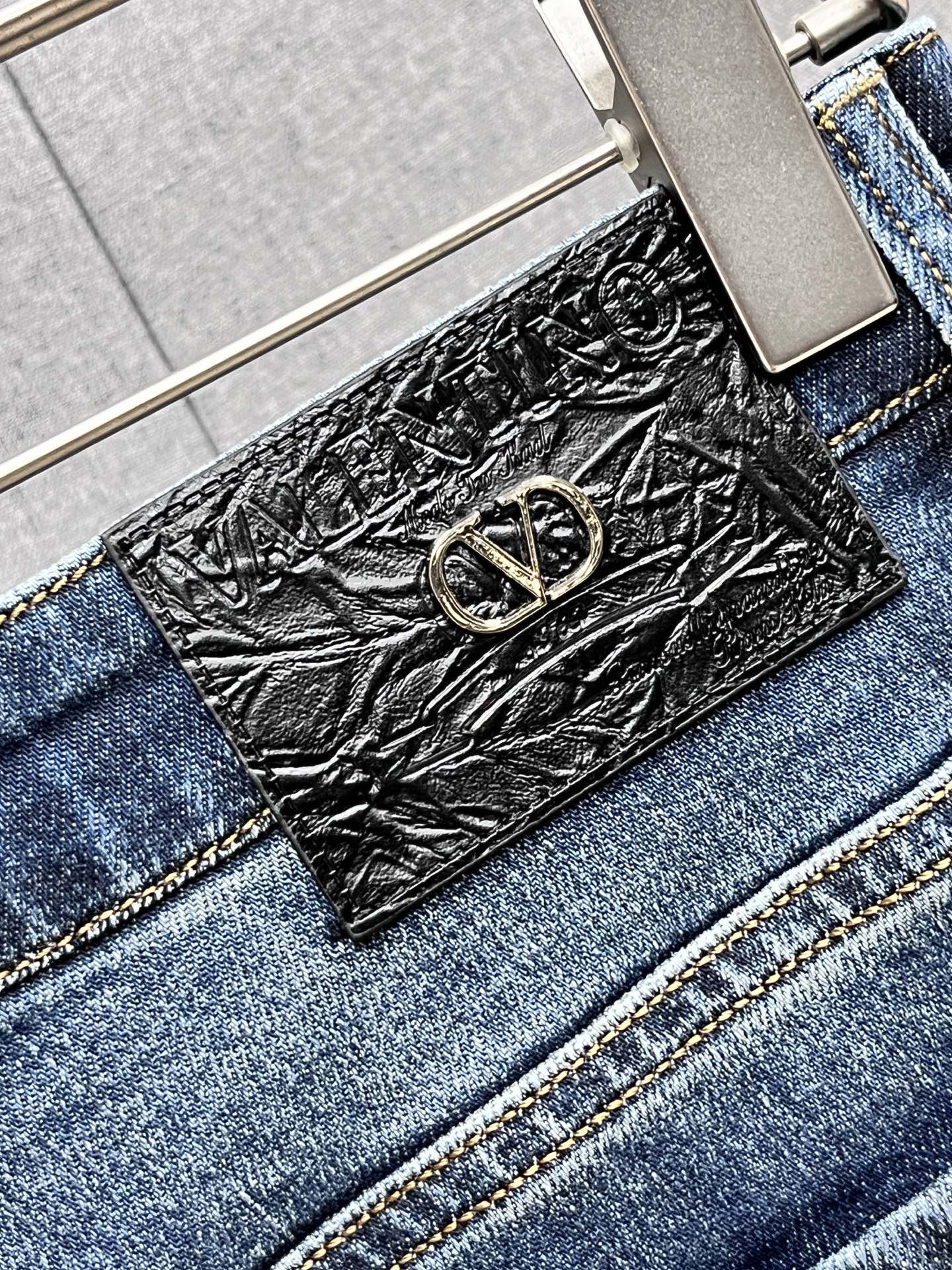 Valentino Jeans Men Size 29-38