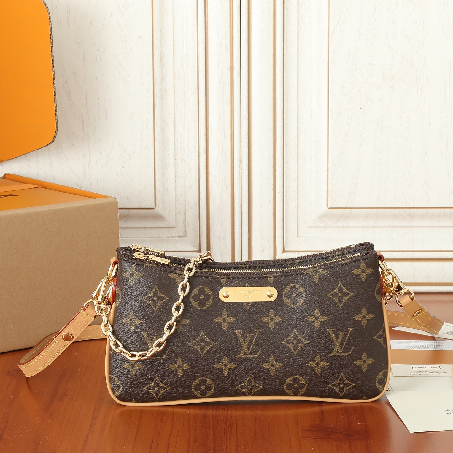 Louis Vuitton M83008 Liv Pochette Shoulder Bag Size 24.5*13.5*6.5cm