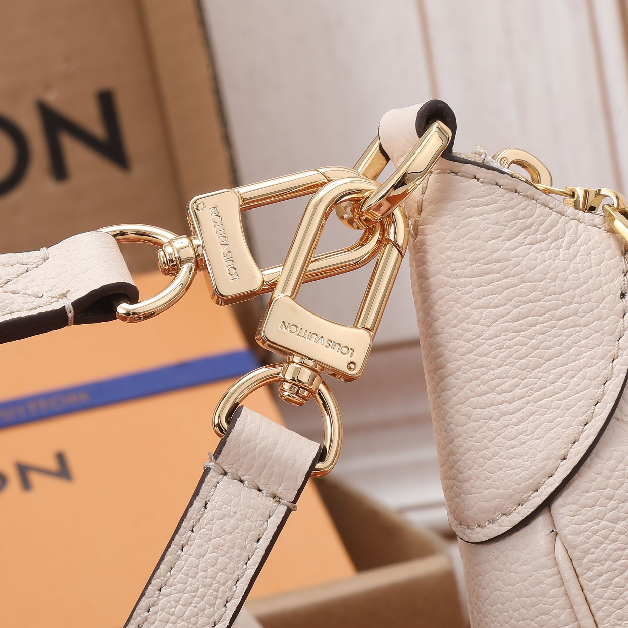 Louis Vuitton M46099 Bagatelle Women Bags Size 22*14*9cm