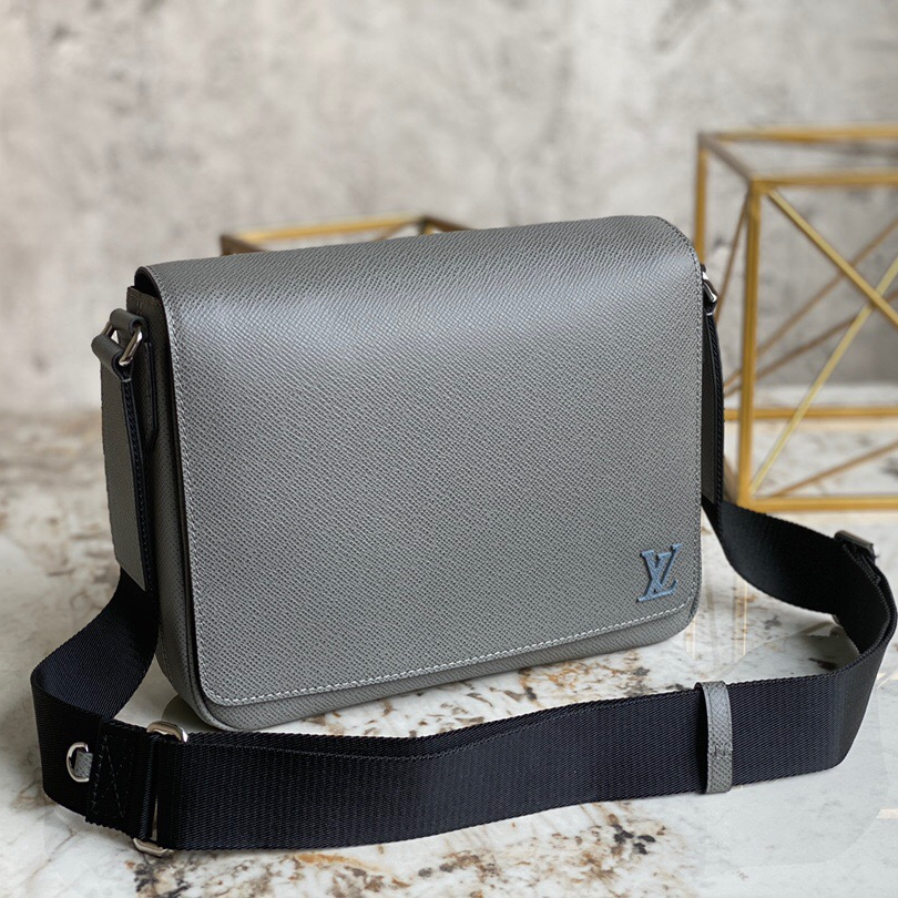 Louis Vuitton M30851 District Men Bags Size 26*20*7cm