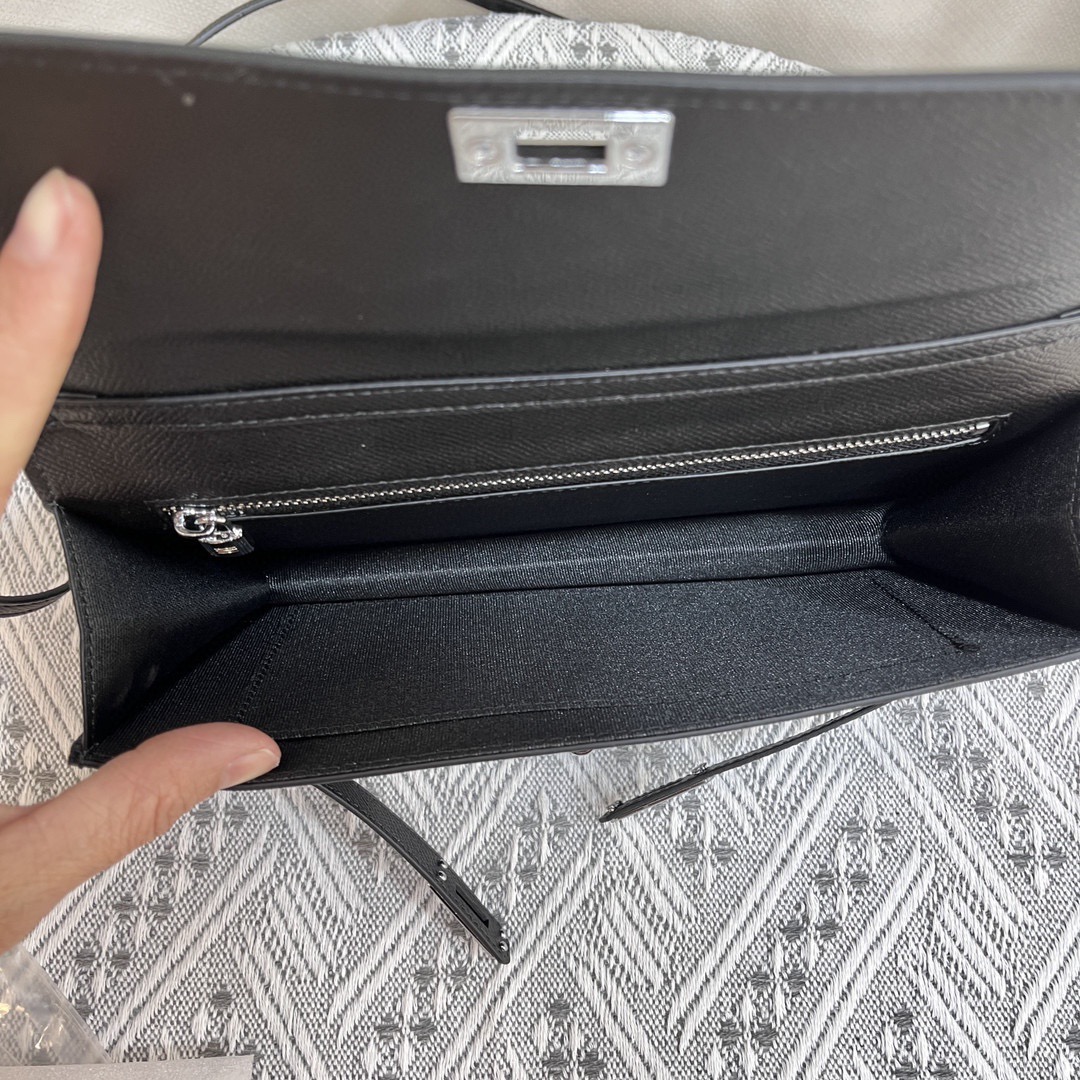 Hermes Elan Shoulder Bags Size 24cm