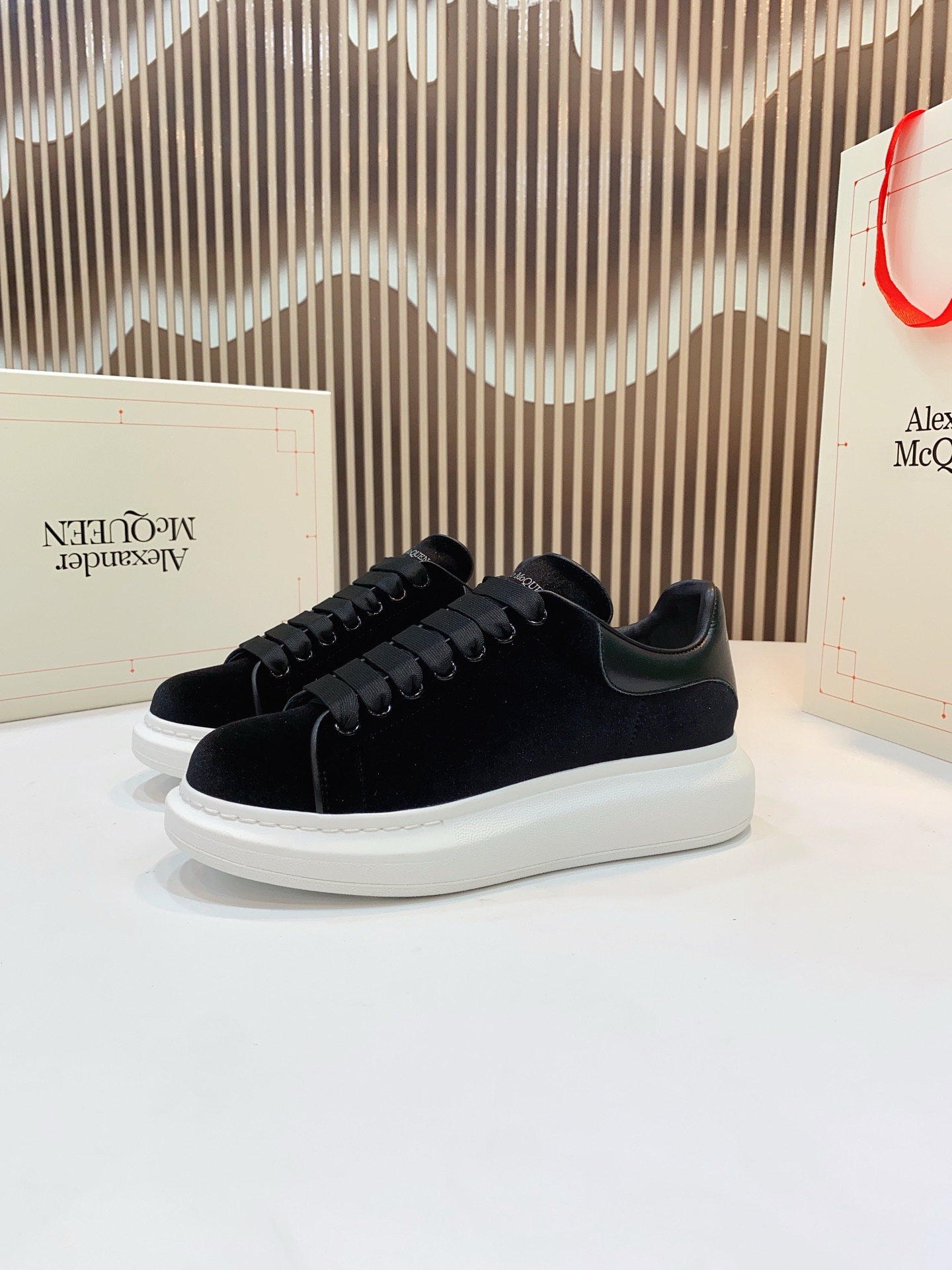 Alexander McQueen OVERSIZED Sneaker Size 35-45