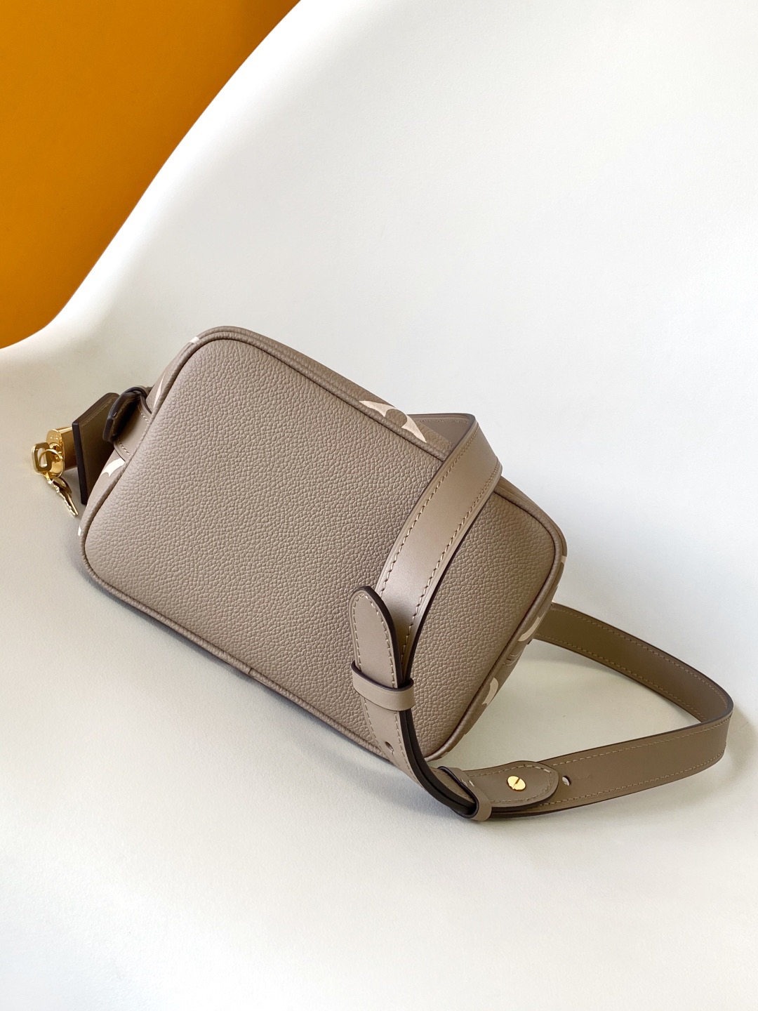 Louis Vuitton M13045 Women Shoulder Bags Size 16*18*12cm