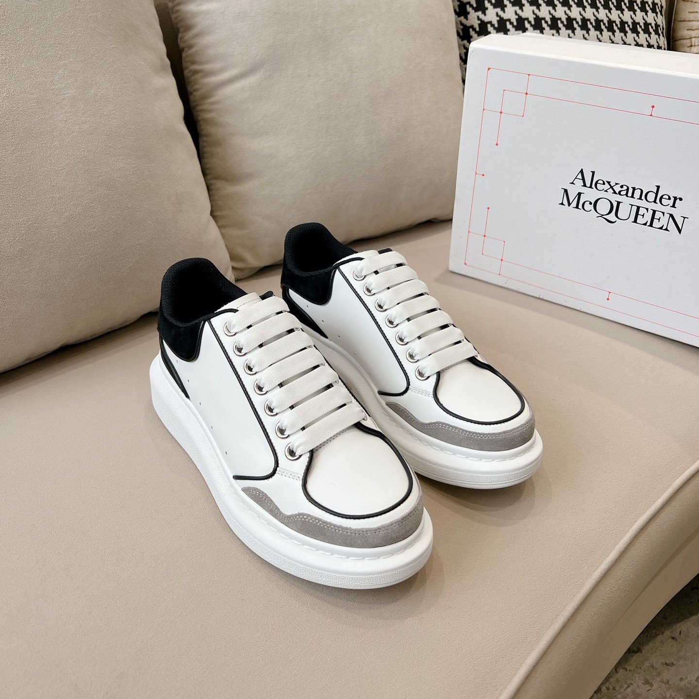 Alexander McQueen Oversized Sneaker size 36-46