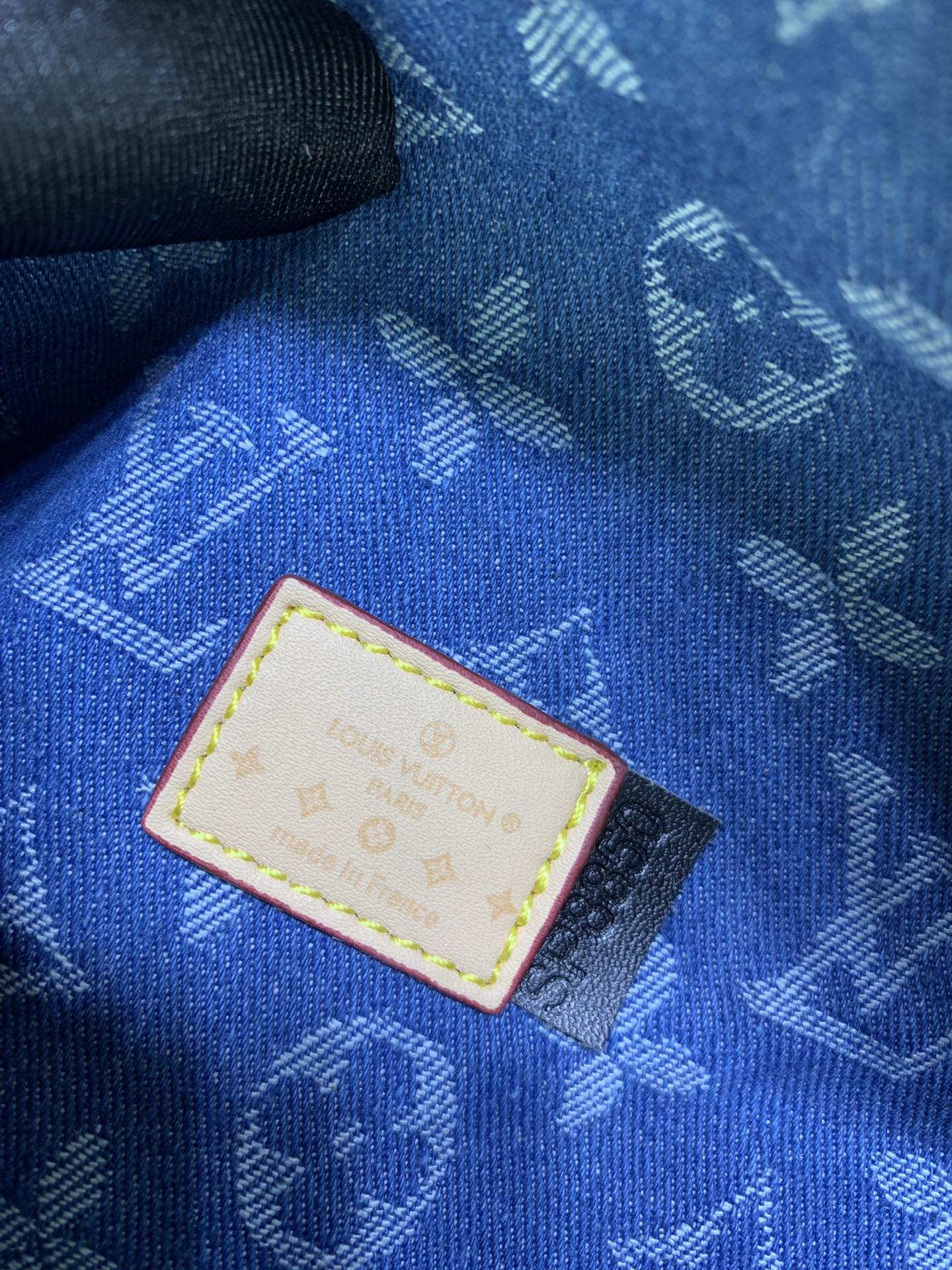 Louis Vuitton M82335 Mini Bumbag Shoulder Bags Size 17*12*9cm