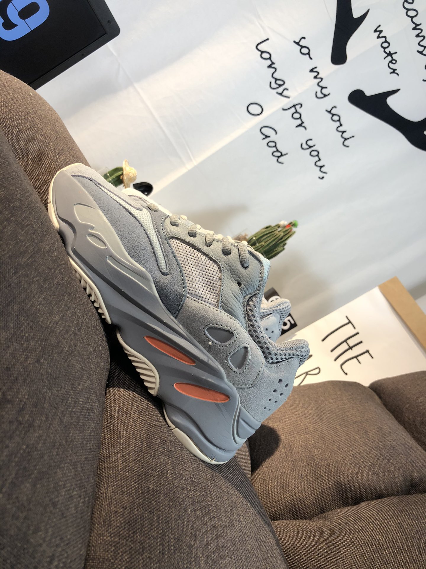 Yeezy 700 Boost Mens/Women's Sneakers Shoes 36 - 45
