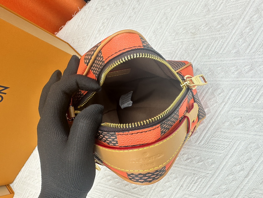 Louis Vuitton N40548 Shoulder Bags Size 20cm