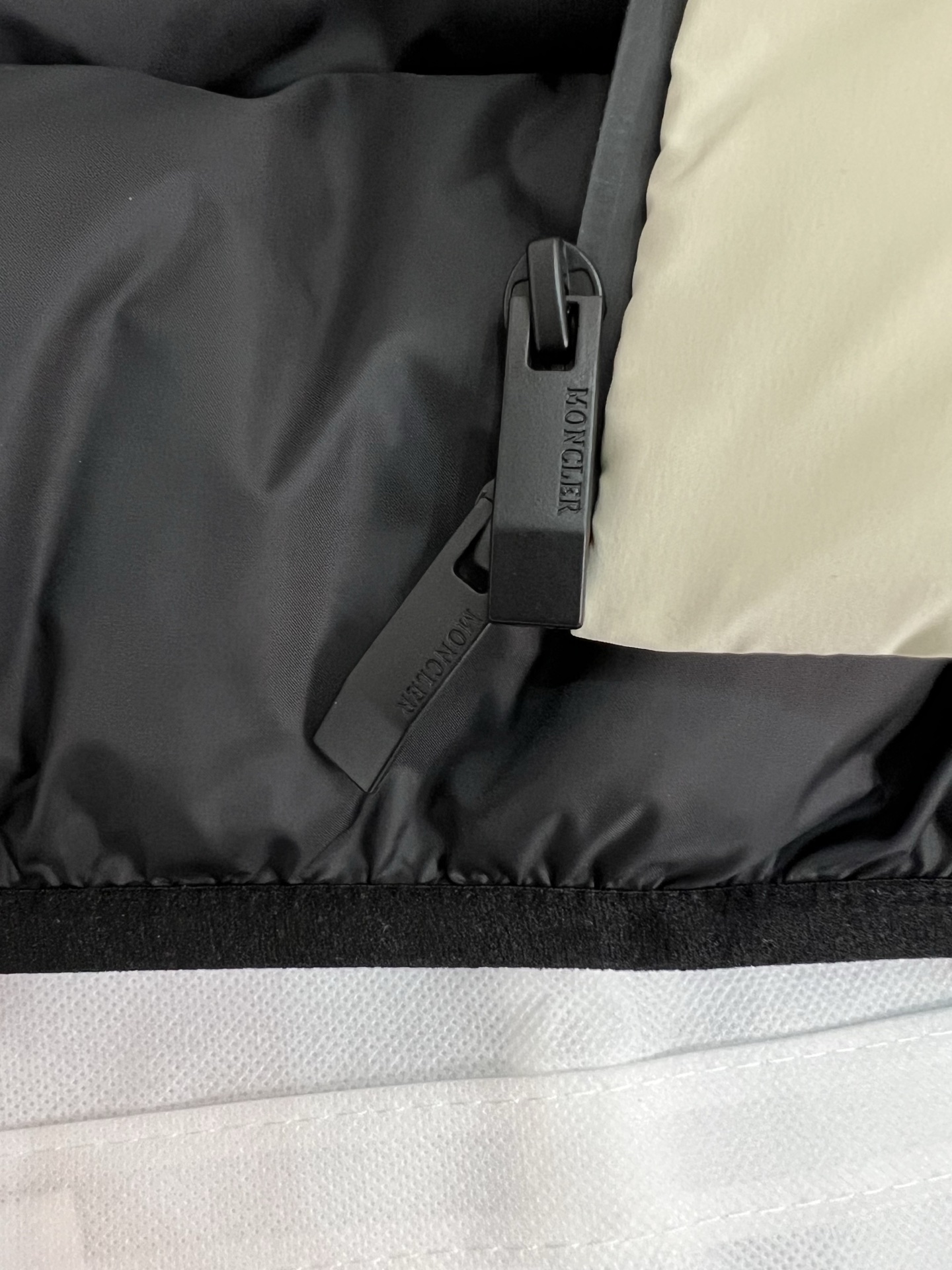 Moncler Guersac Men Winter Vest Size 1-5