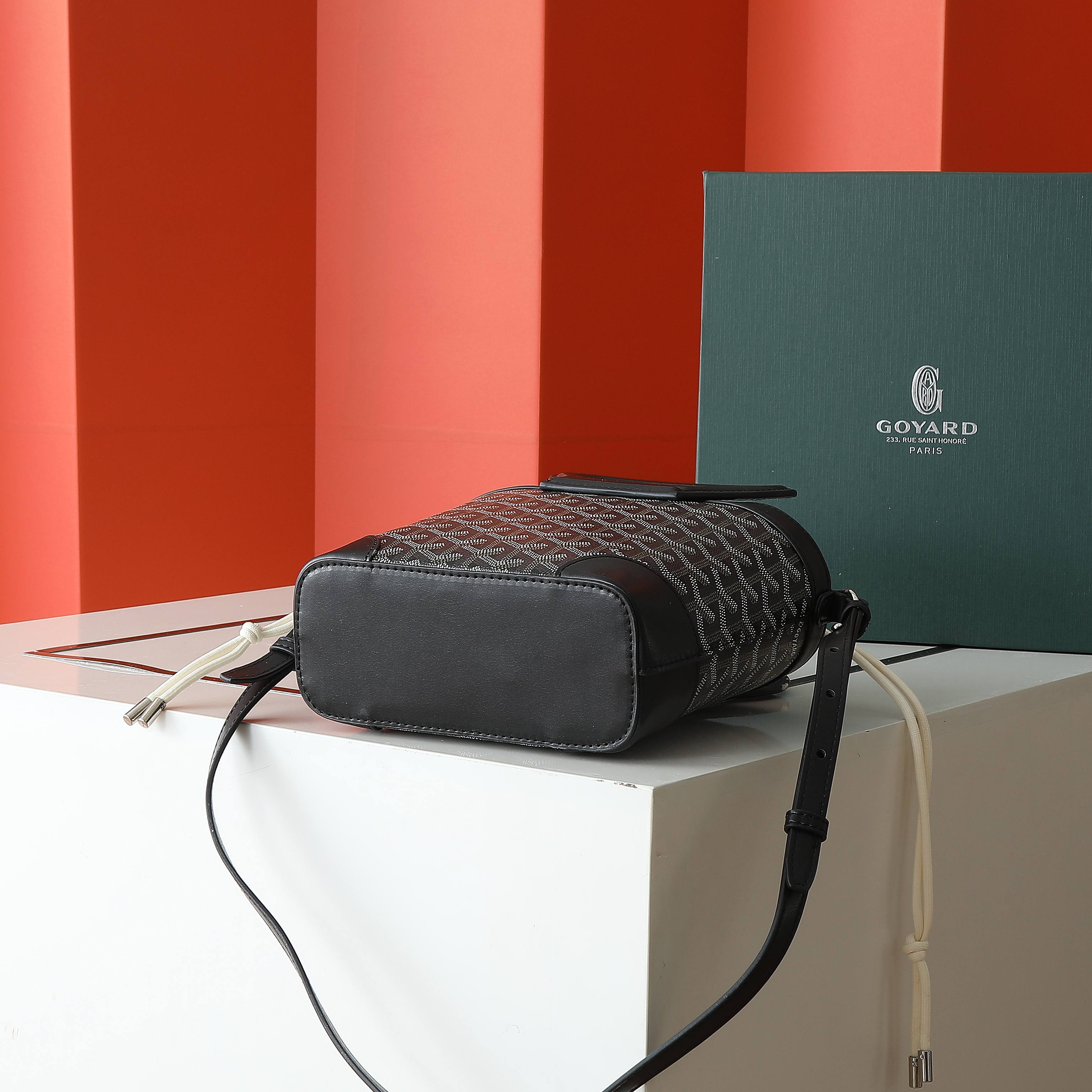 Goyard Beluga Shoulder Bags Size 23*18.5*8cm