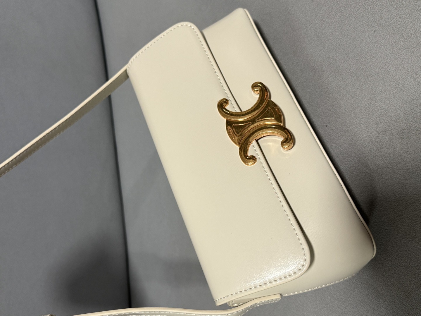 Celine 25ss Lulu Shoulder Bags Size 24*11.5*8cm