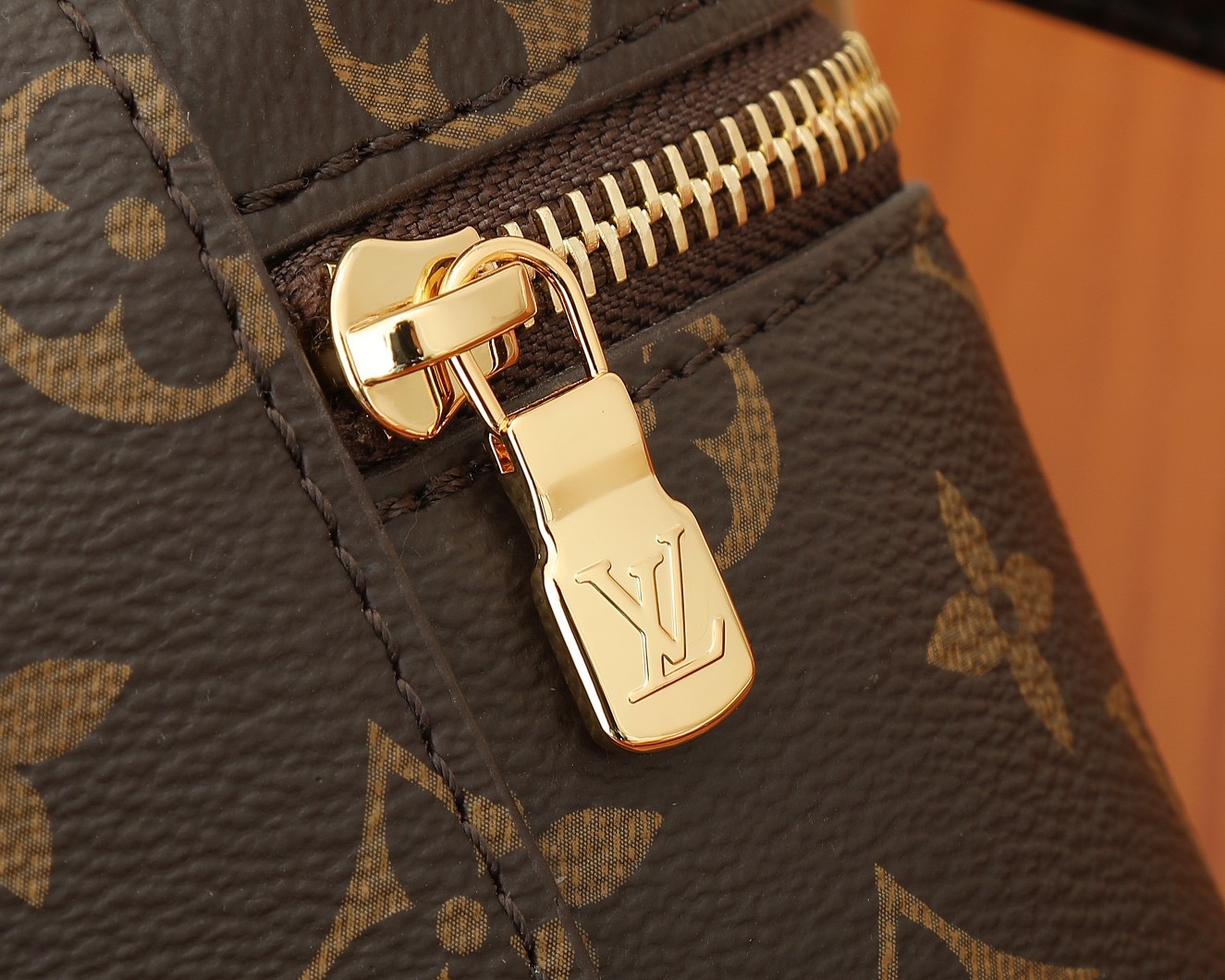 Louis Vuitton M47125 Vanity Chain Pouch Shoulder Bags Size 19*11*6cm