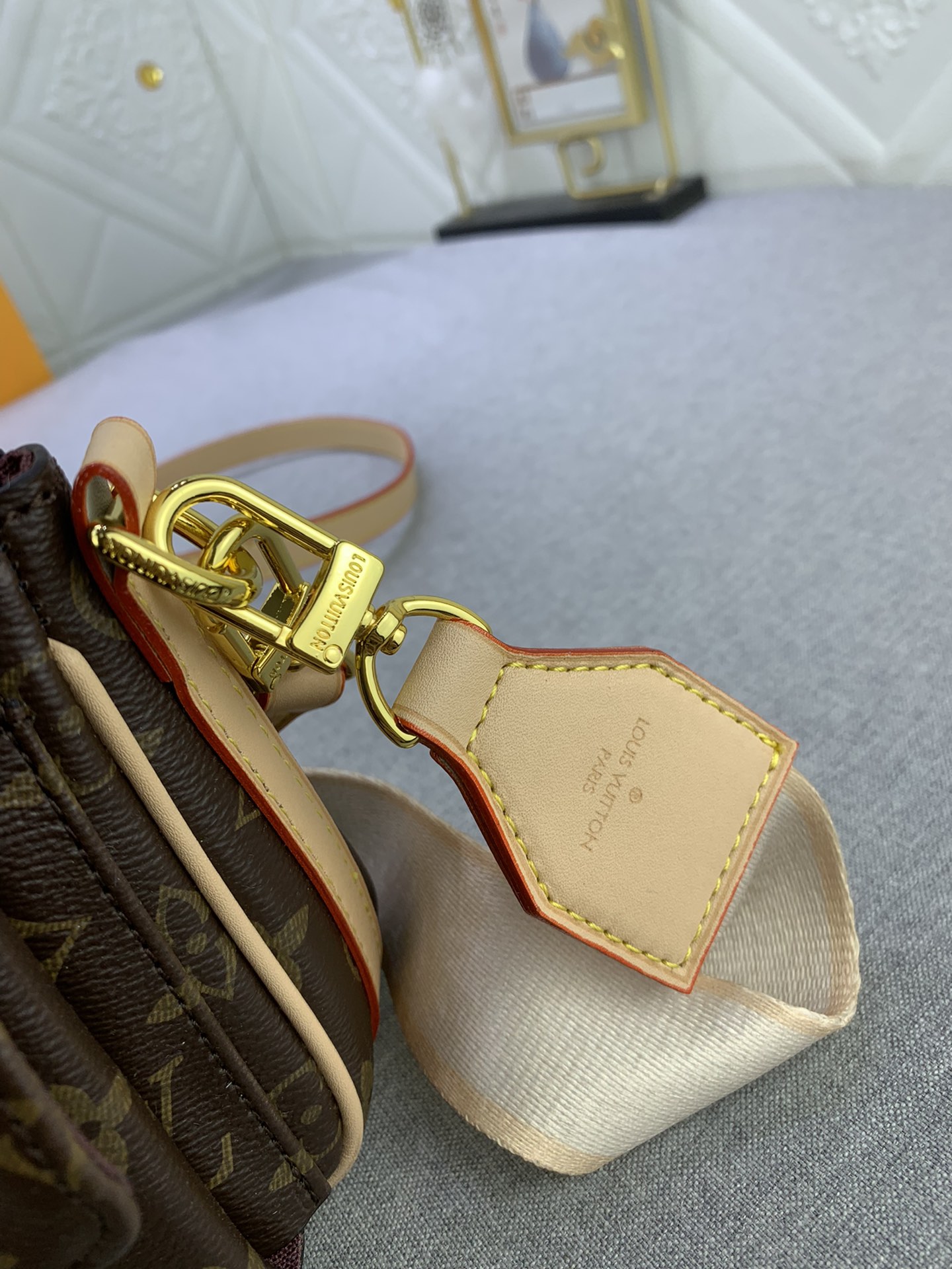 Louis Vuitton M46999 Viva-cité Shoulder Bags Size 25*15*8cm