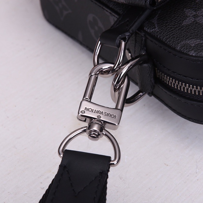 Louis Vuitton M69443 Trio Messenger Men Bags Size 25*18.5*7cm