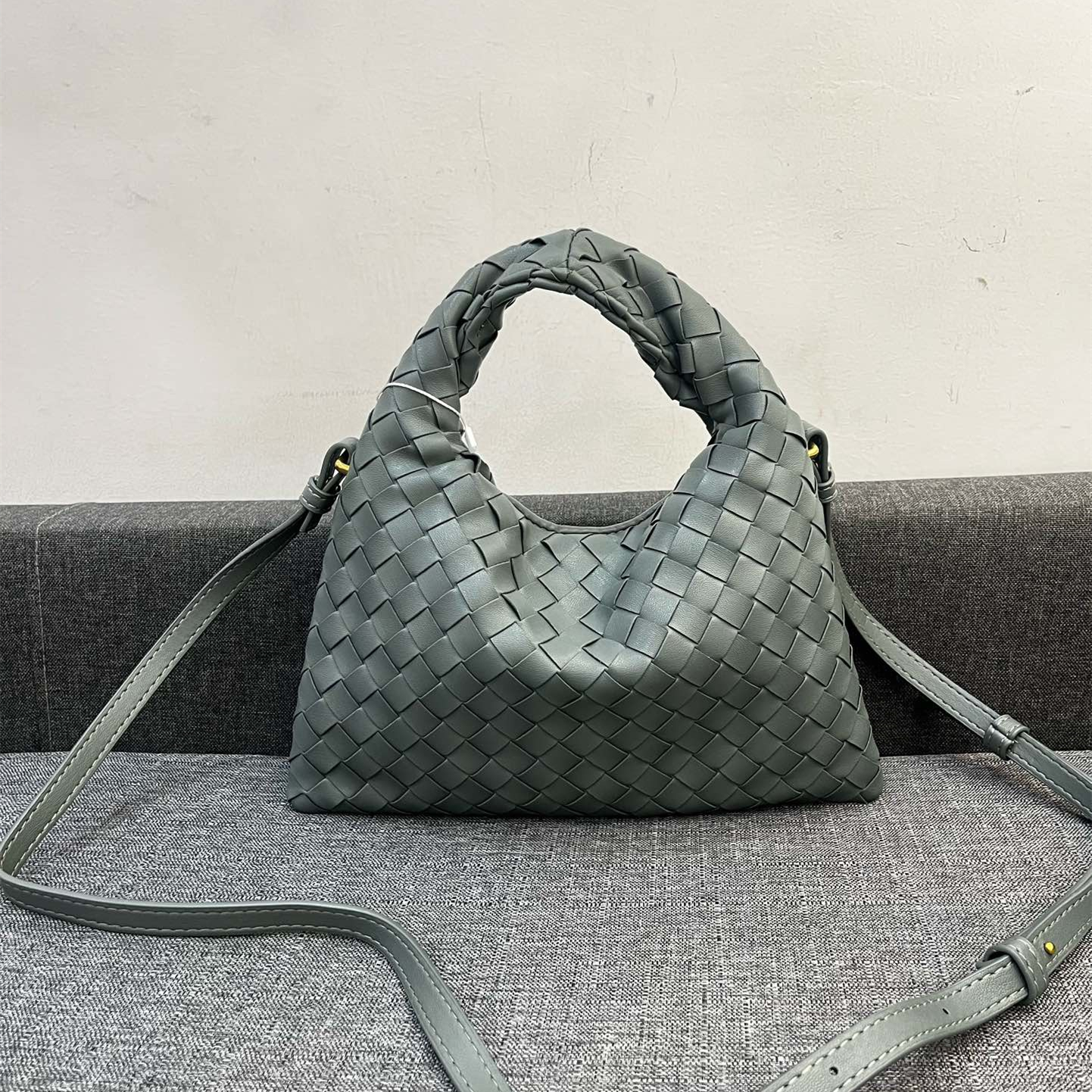 Bottega Veneta HO Shoulder Bags 28*17cm