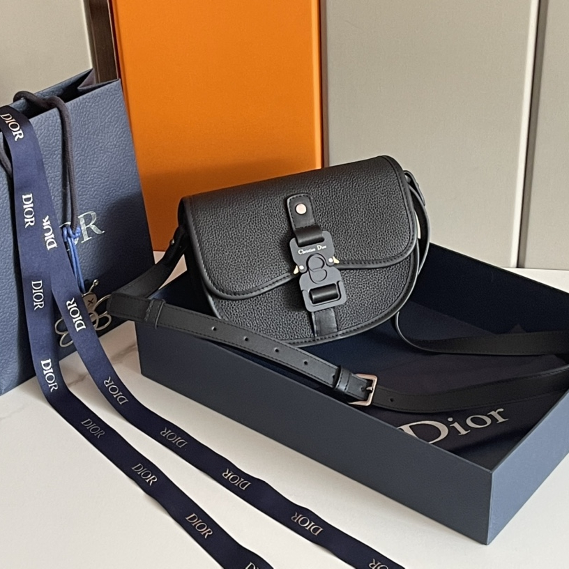 Dior 2022SS Gallop Men Shoulder Bags 20.5*16*5cm