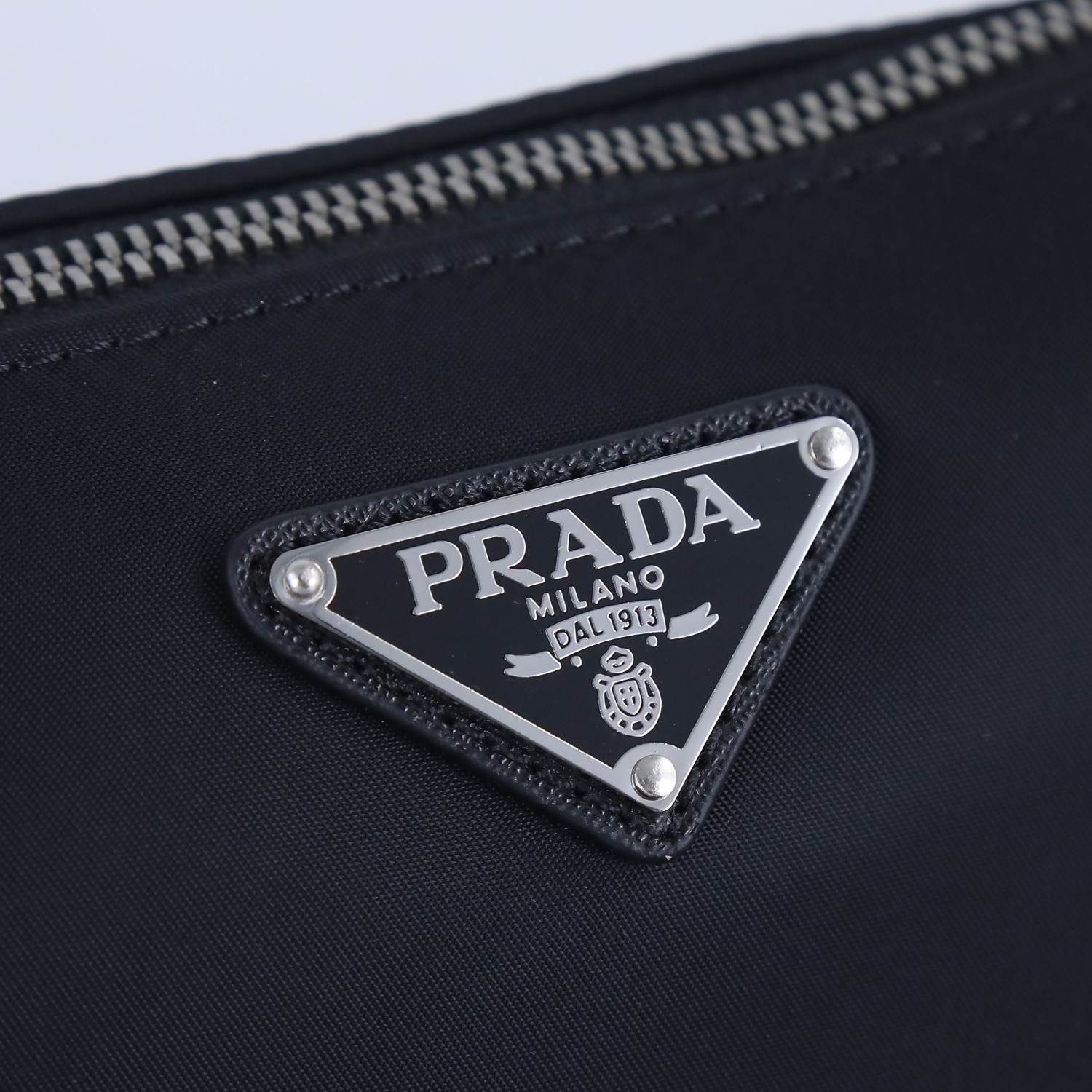 Prada 2VH113 Re-Nylon and Saffiano Leather Shoulder Bags Size 24*18.5*6cm