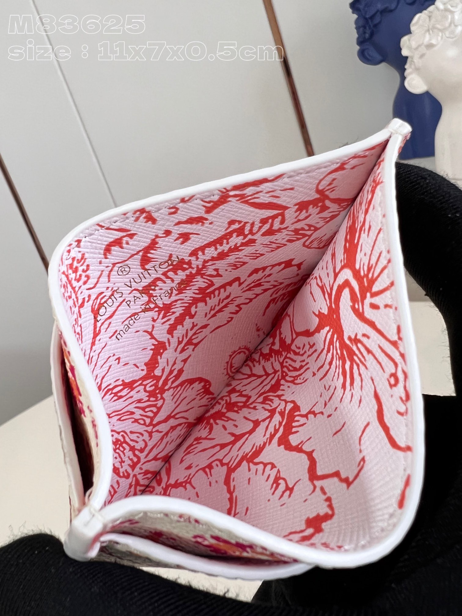 Louis Vuitton M83625 Card Holder Size 11*7*0.5cm