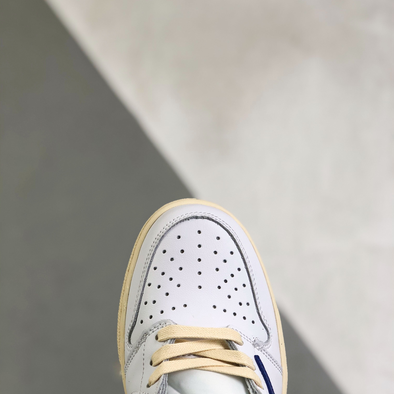 Nike Air Jordan 1 x Travis Scott Low Top Sneaker Shoes Gr. 36-46