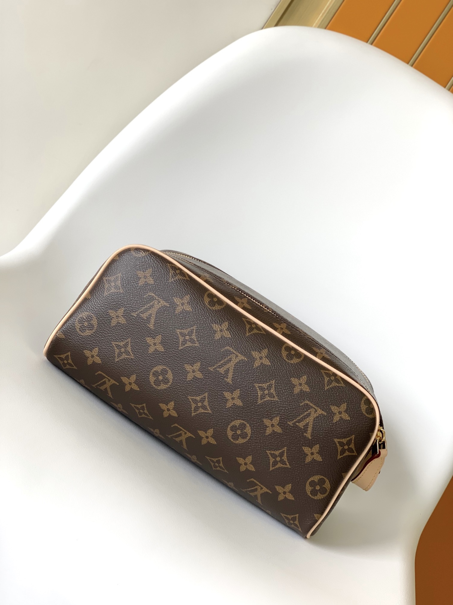 Louis Vuitton M44494 Clutch Bags Size 28*15*16.5cm