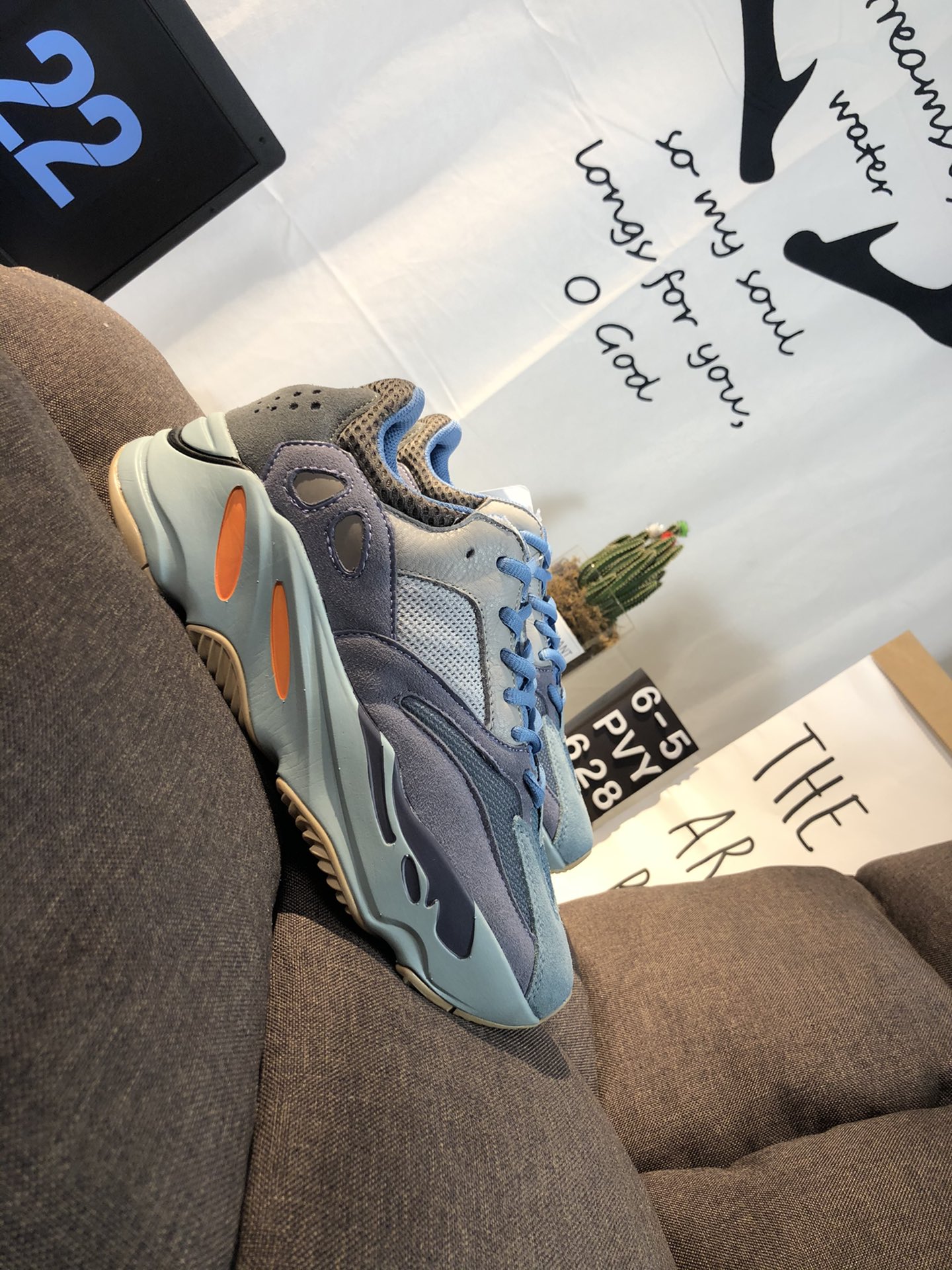 Yeezy 700 Boost Mens/Women's Sneakers Shoes 36 - 45