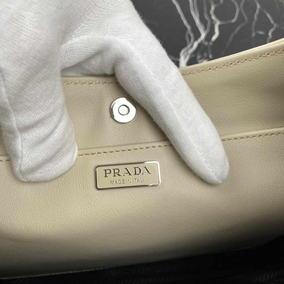 Prada 1BC499 Cleo Brushed Leather Shoulder Bags Size 27*22*6cm