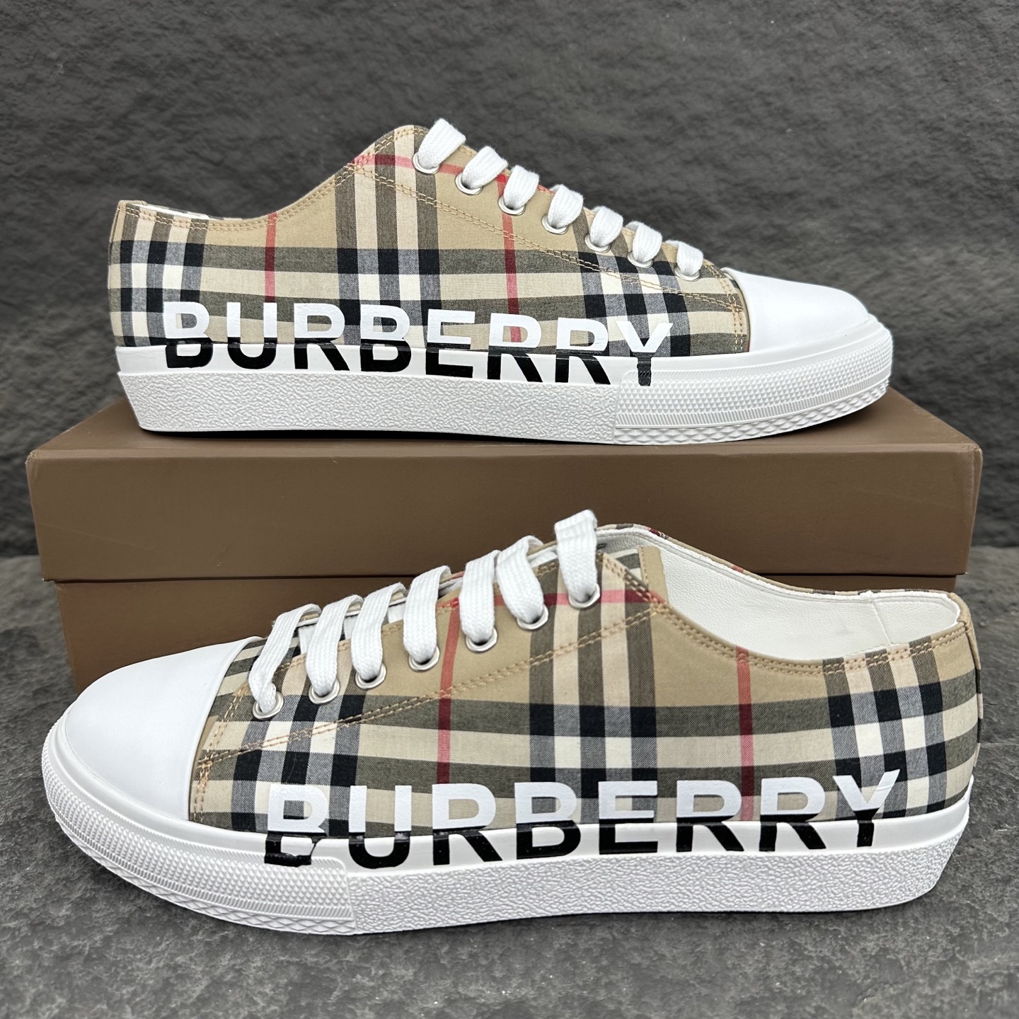 Burberry Sneaker Size 36-46