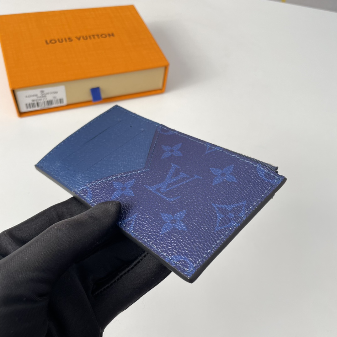 Louis Vuitton M64038 Card Holder Size 14*8cm