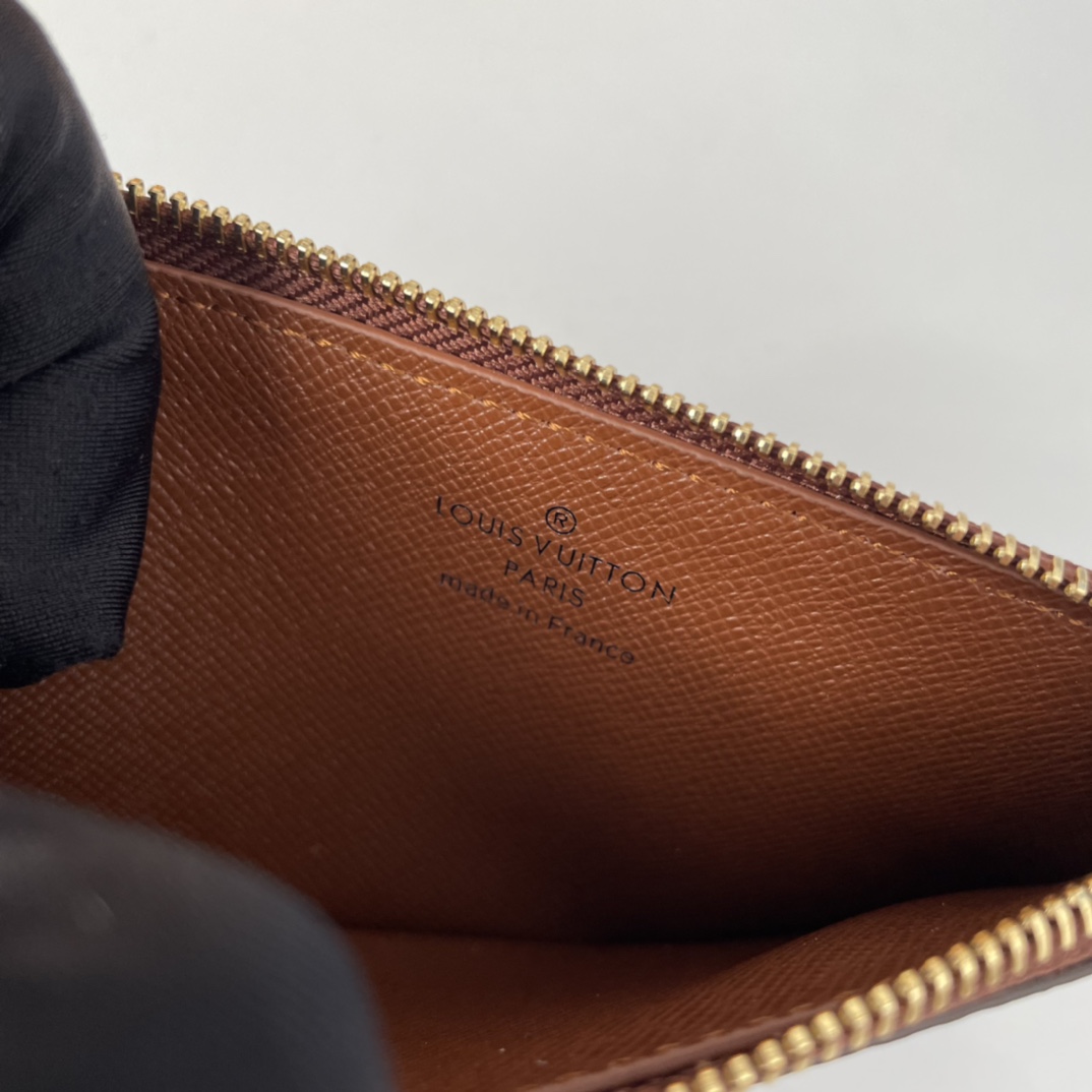 Louis Vuitton M64038 Card Holder Size 14*8cm