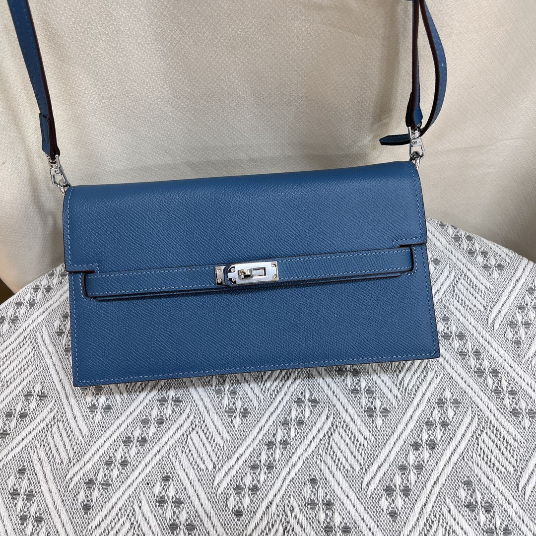 Hermes Elan Shoulder Bags Size 24cm