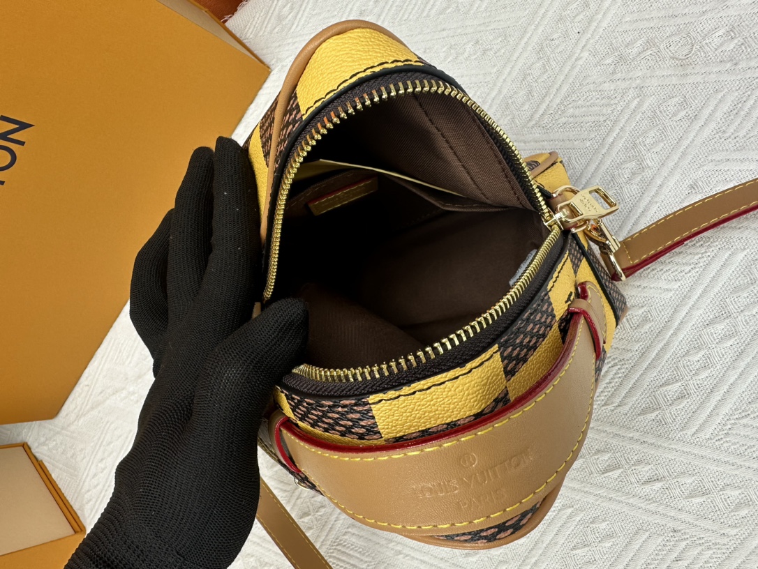 Louis Vuitton N40562 Shoulder Bags Size 20cm