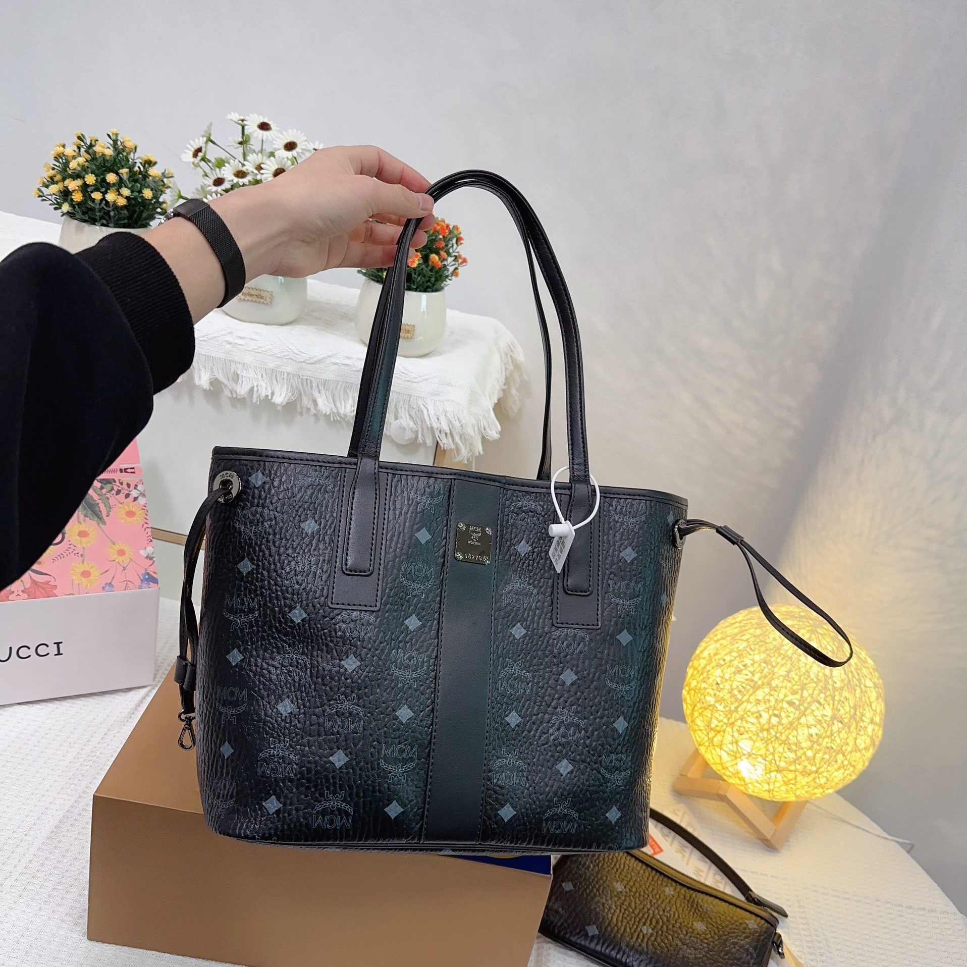 MCM Reversible Liz Shopper in Visetos Bags 37*31*25cm