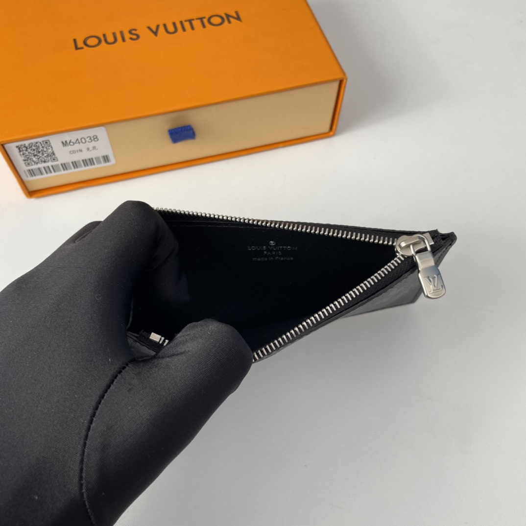 Louis Vuitton M64038 Card Holder Size 14*8cm