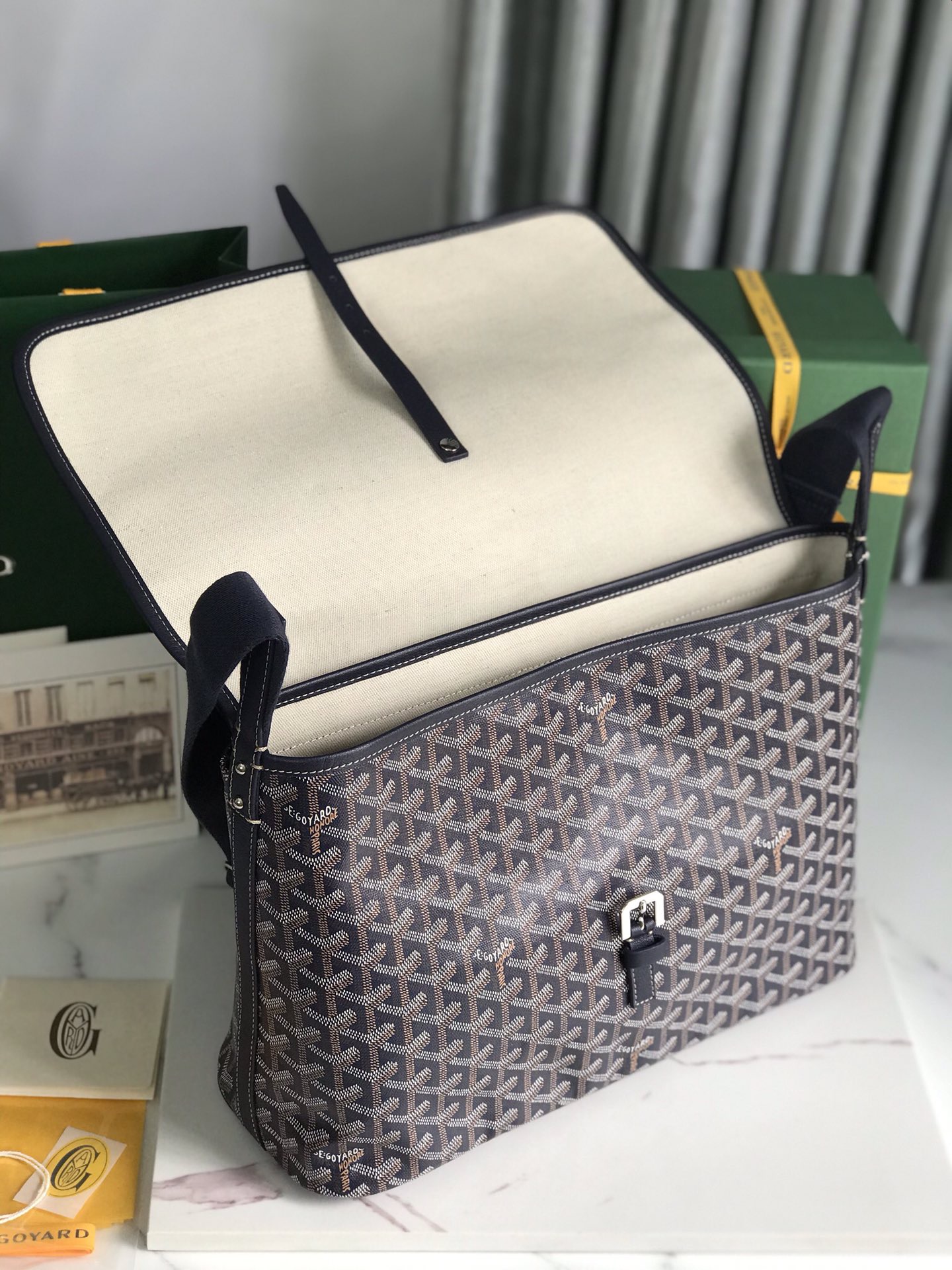 Goyard Citadin Shoulder Bags Size 35*26*7.5cm