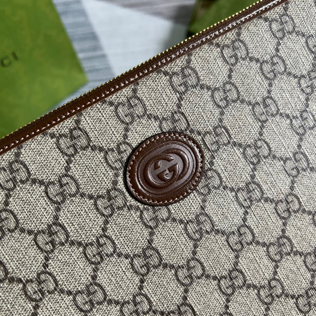 Gucci Pouch with Interlocking G Size 30.5*21*1.5cm Style 672953