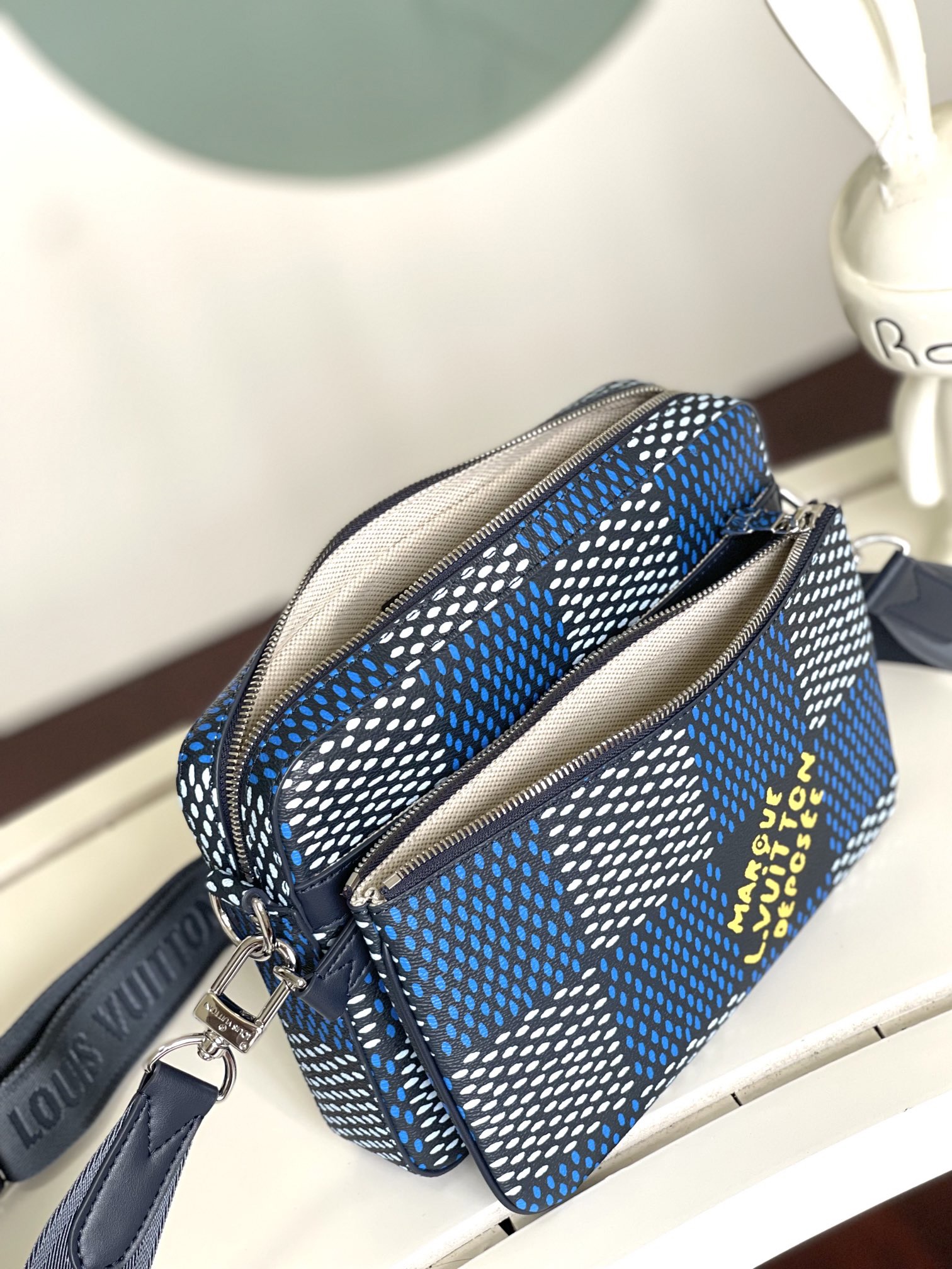 Louis Vuitton N40694 Trio Messenger Shoulder Bags Size 25*18.5*7cm