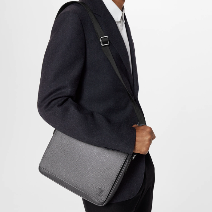 Louis Vuitton M30851 District Men Bags Size 26*20*7cm