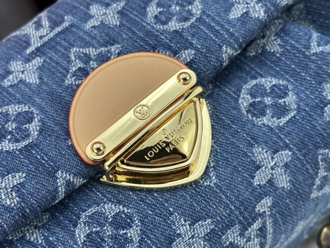 Louis Vuitton M45859 Favorite Denim Cowboy Shoulder Bags Size 24*14*9cm