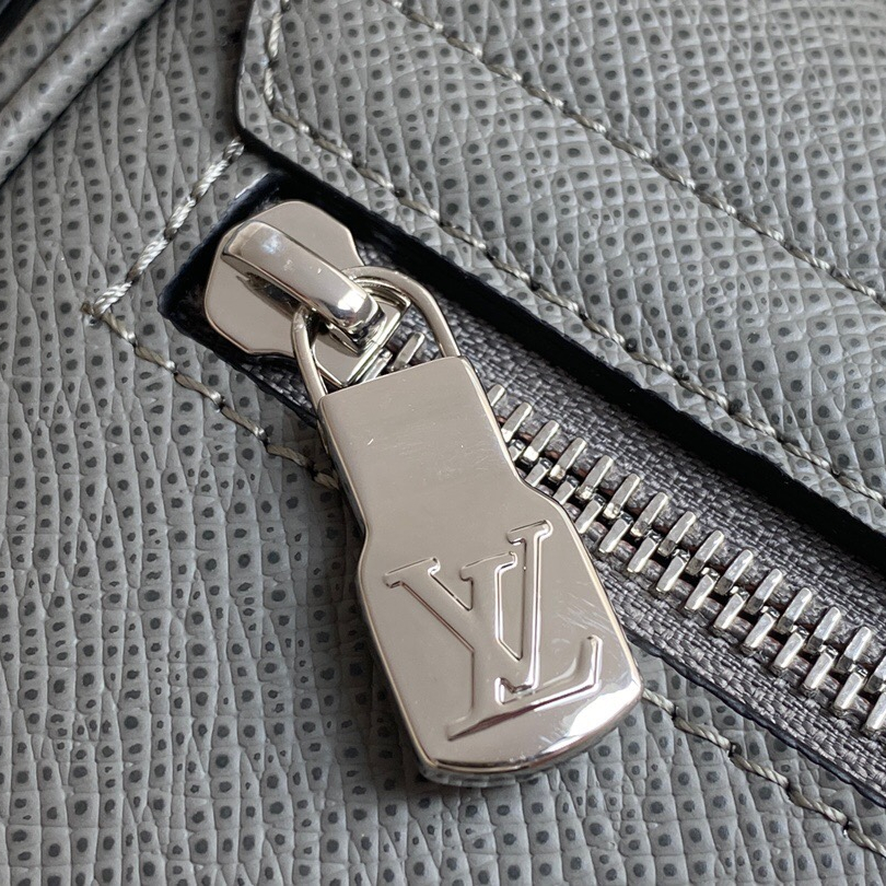 Louis Vuitton M30851 District Men Bags Size 26*20*7cm