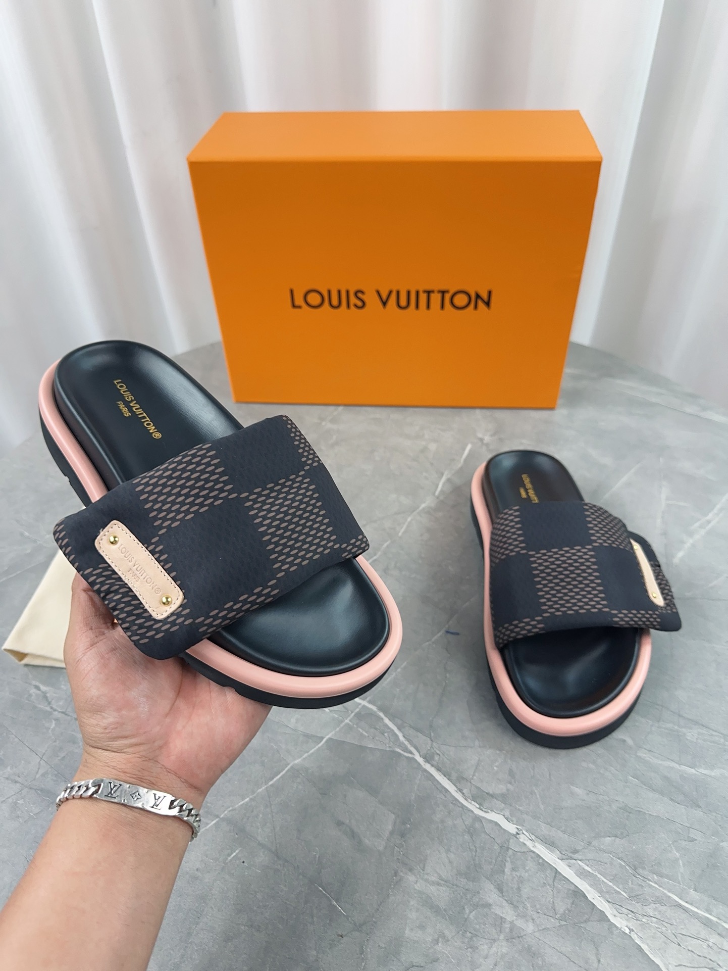 Louis Vuitton 2024ss Pool Pillow Comfort Slippers Size 36-45