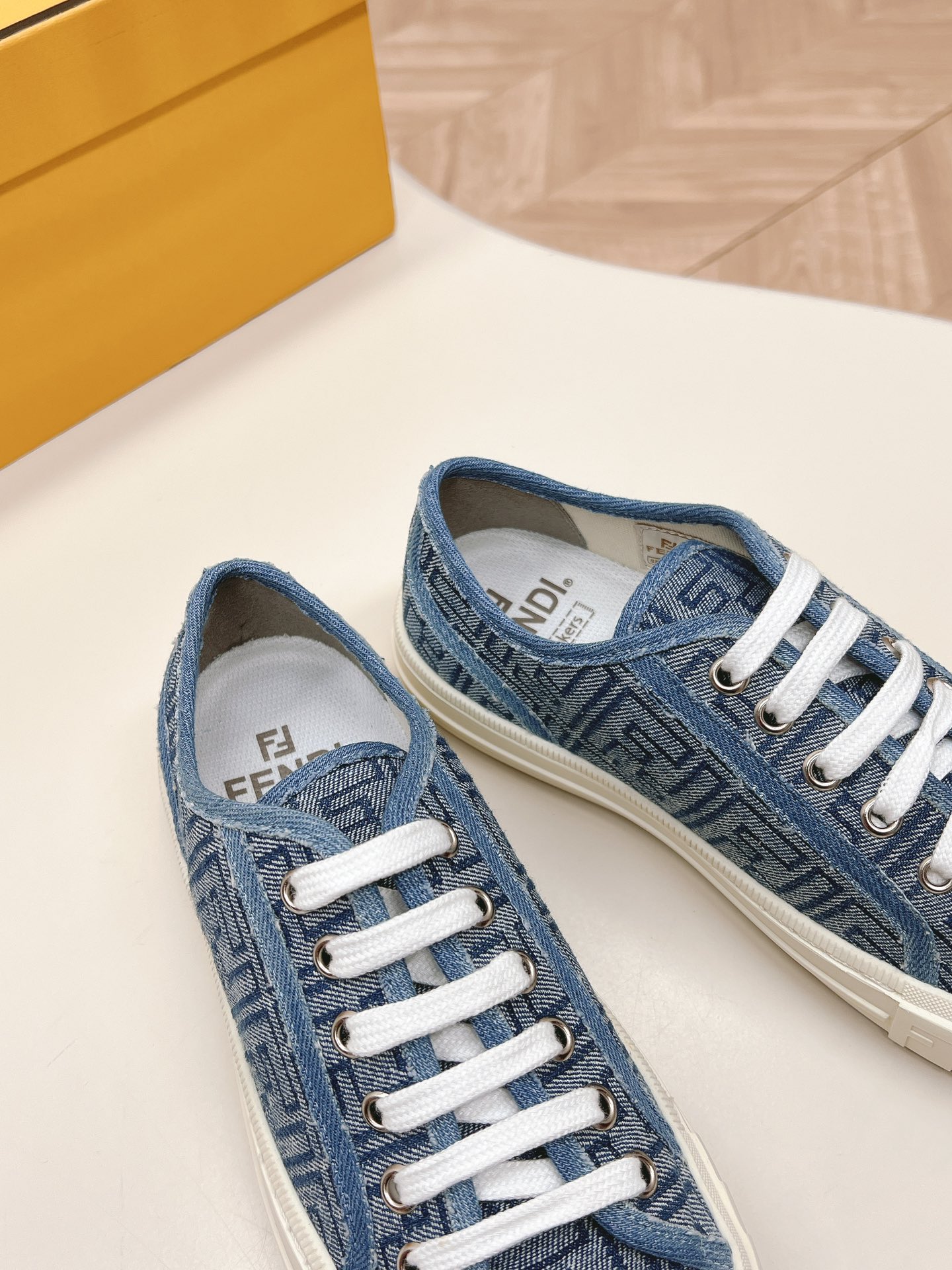 Fendi 2024ss New arrival Sneaker Size 36-40