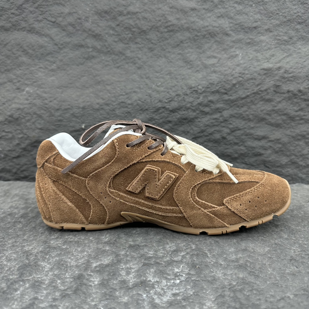 MiuMiu x New Balance Sneaker Size 35-46