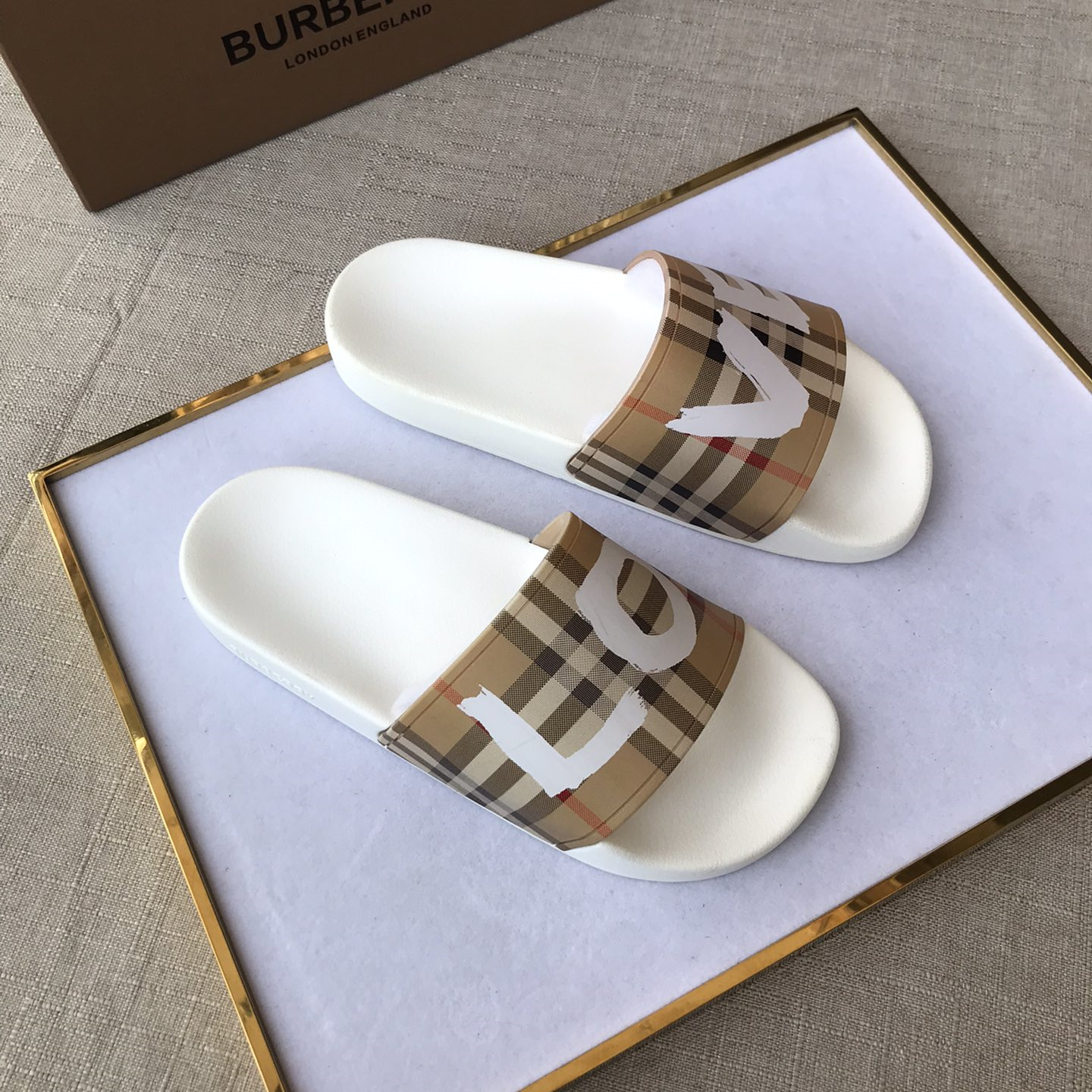 Burberry Mens Women Sandals Gr. 36-46