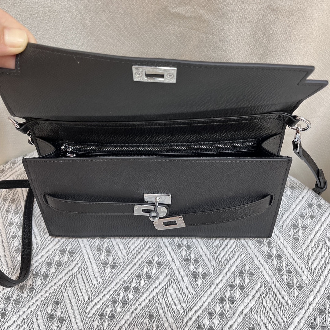 Hermes Elan Shoulder Bags Size 24cm