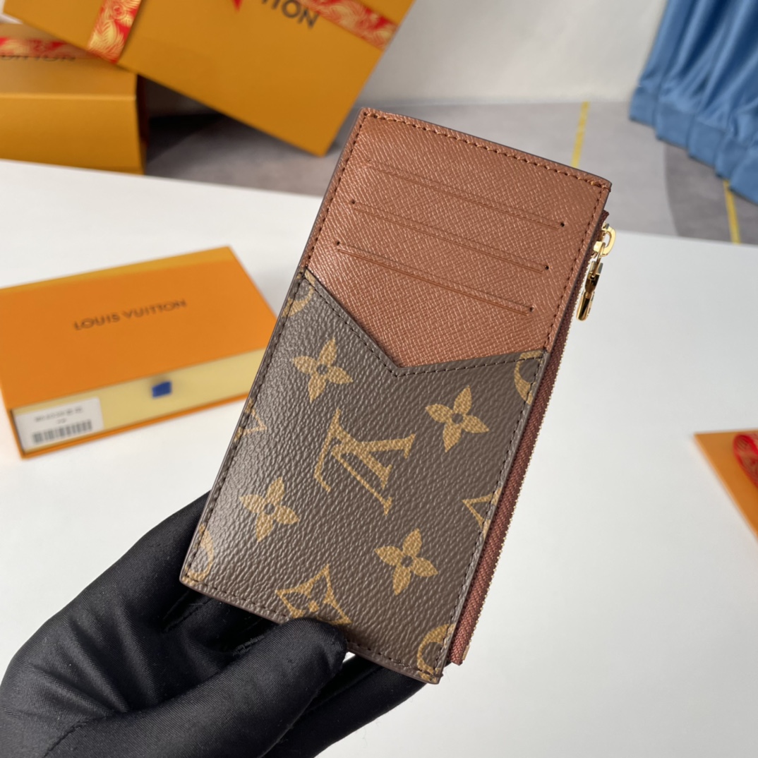 Louis Vuitton M64038 Card Holder Size 14*8cm