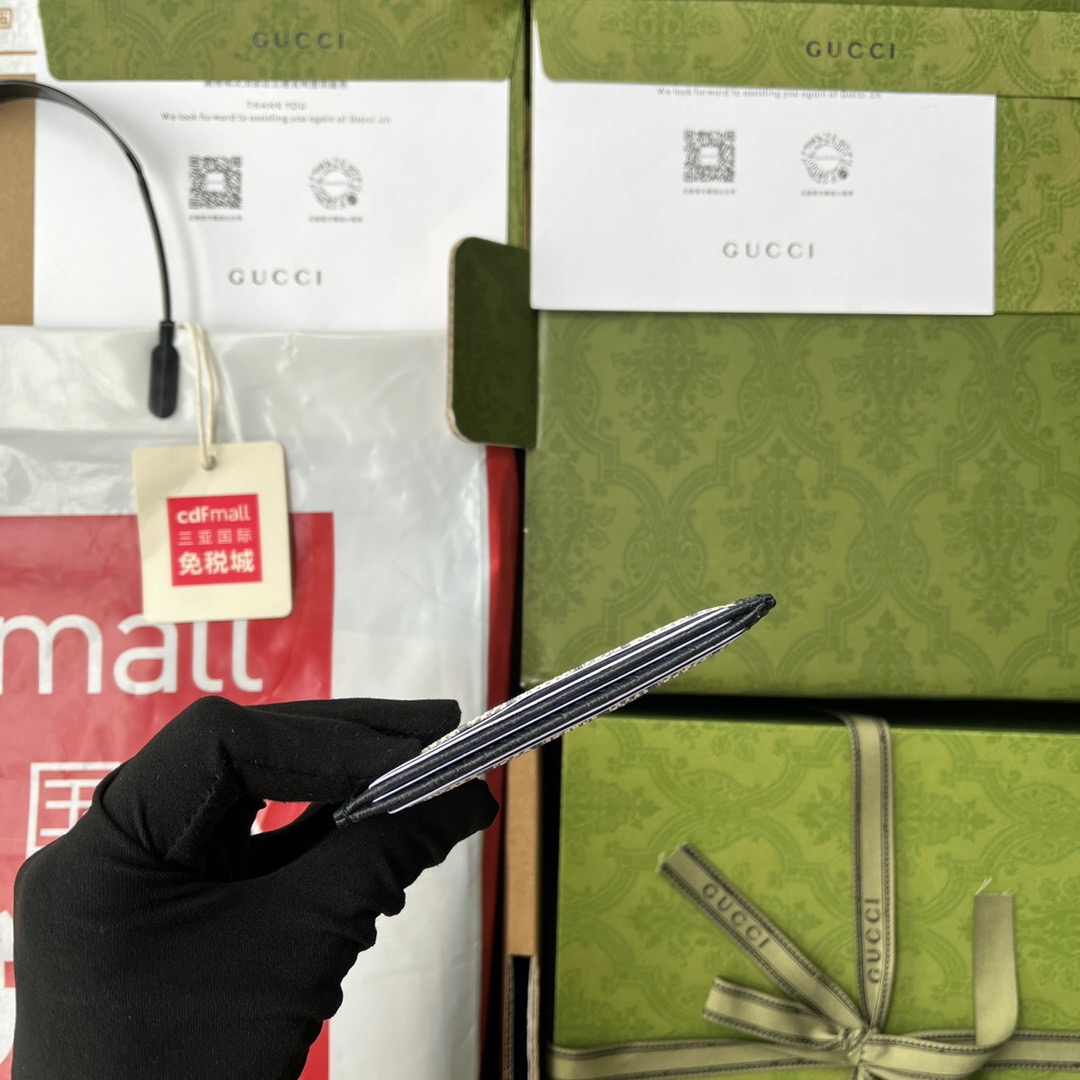 Gucci GG Card case with Interlocking Size 10*7cm Style: 673002